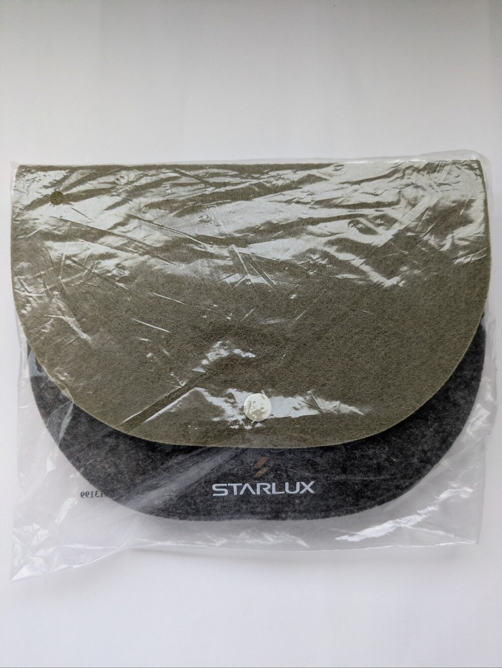 Starlux Travel Amenity Kit in Grey